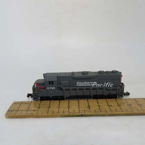 High Speed Southern Pacific Ngauge dummy in box for sale in Cape Town